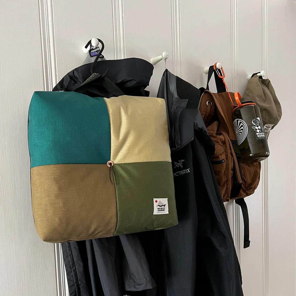 Wanderer "Quad" Outdoor Cushion - Tan/Turq/Olive